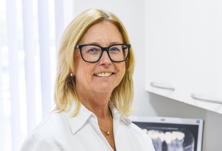 Ingela Engfors: Dentures & Crowns specialist